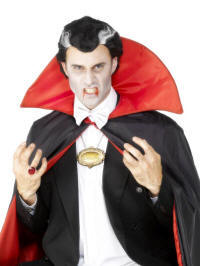 Smiffy's Hammer Horror Dracula costume - detailing cape, ring and pendant